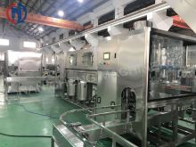 全自动5加仑桶水洗灌装旋盖三合一机（型号：QGF-300)